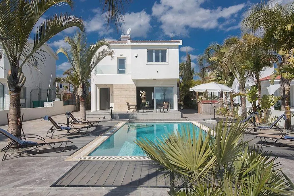 Villa Adaman - Stunning 3 Bedroom Seafront Villa With Pool - Close To The Beach Ayia Napa