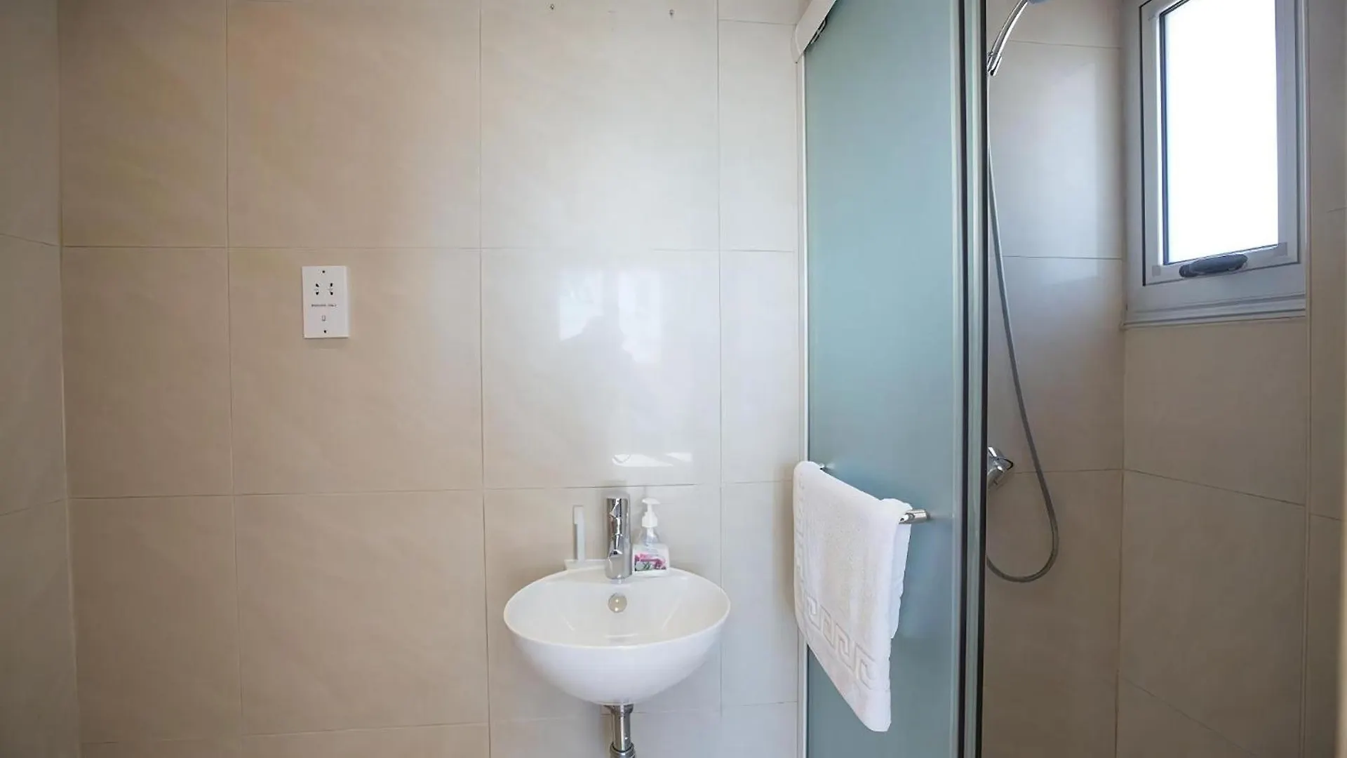 Villa Adaman - Stunning 3 Bedroom Seafront Villa With Pool - Close To The Beach Ayia Napa