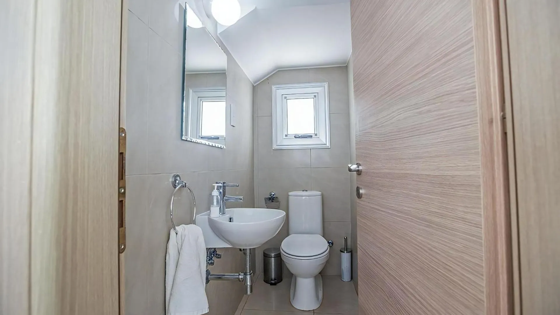 Villa Adaman - Stunning 3 Bedroom Seafront Villa With Pool - Close To The Beach Ayia Napa Cyprus