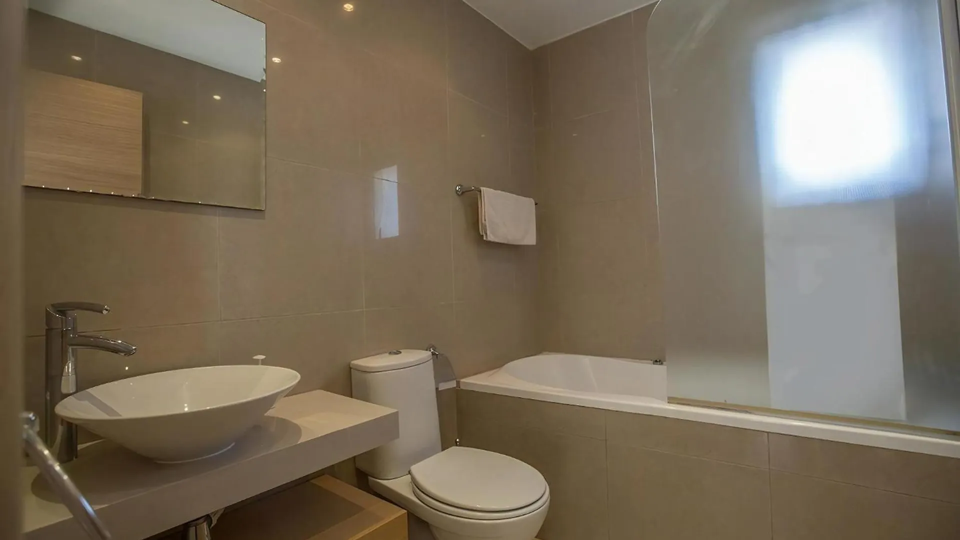 Villa Adaman - Stunning 3 Bedroom Seafront Villa With Pool - Close To The Beach Ayia Napa