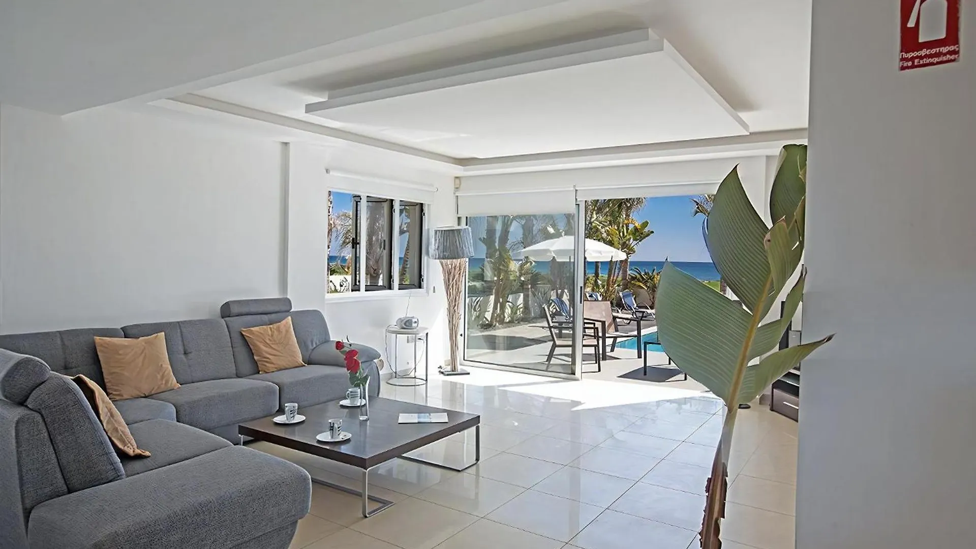 Villa Adaman - Stunning 3 Bedroom Seafront Villa With Pool - Close To The Beach Ayia Napa