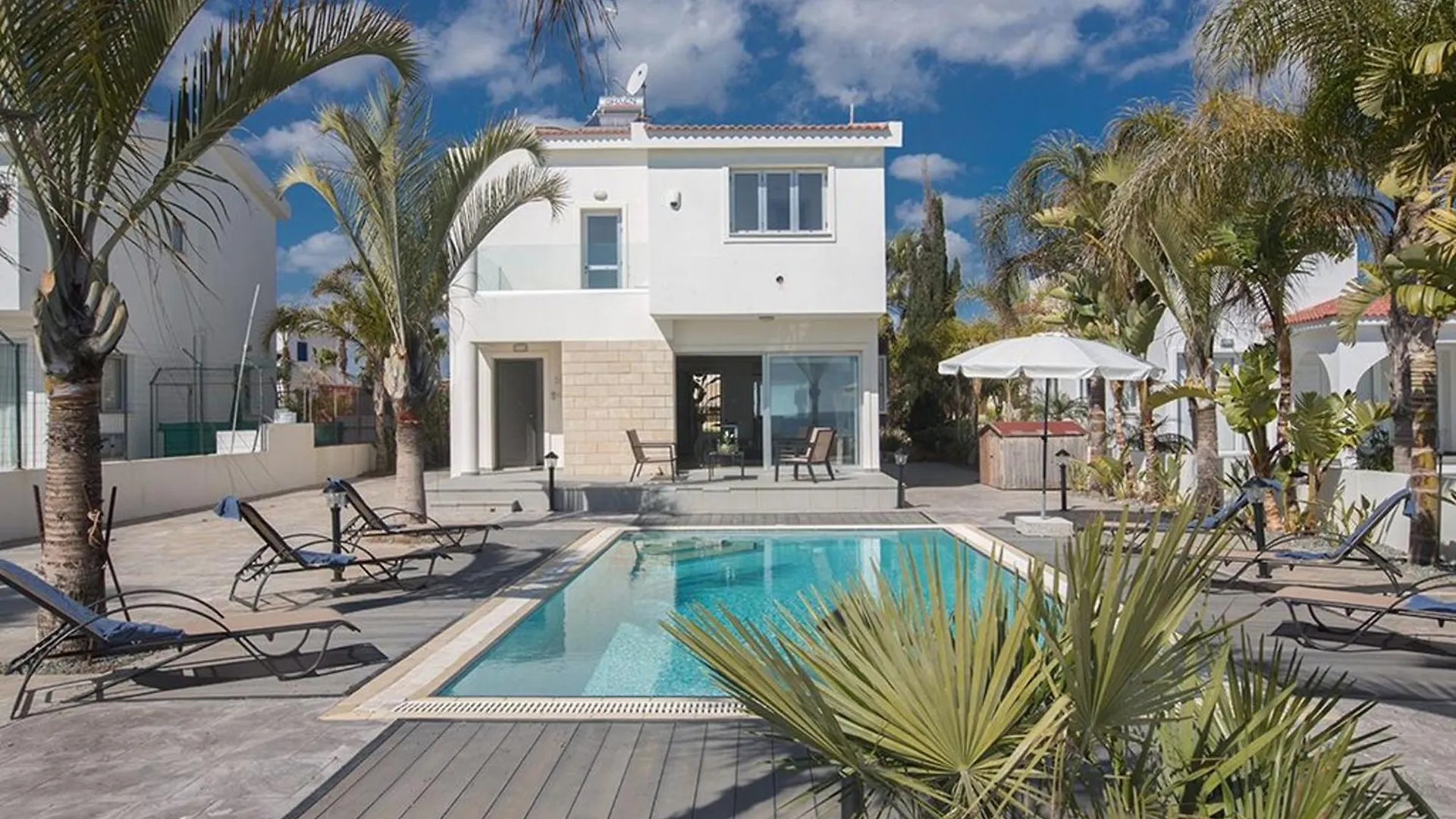 Villa Adaman - Stunning 3 Bedroom Seafront Villa With Pool - Close To The Beach Agia Napa