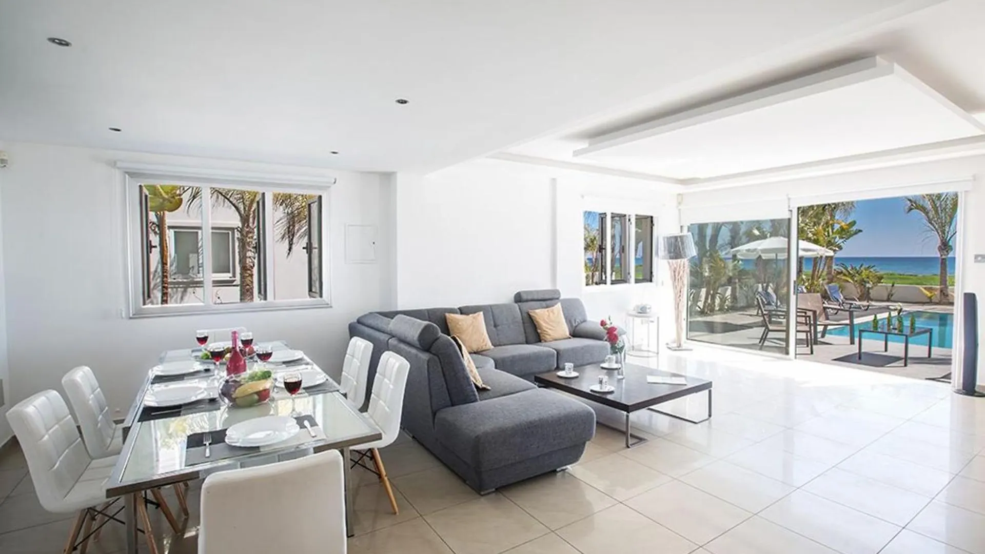 Villa Adaman - Stunning 3 Bedroom Seafront Villa With Pool - Close To The Beach Agia Napa Chipre