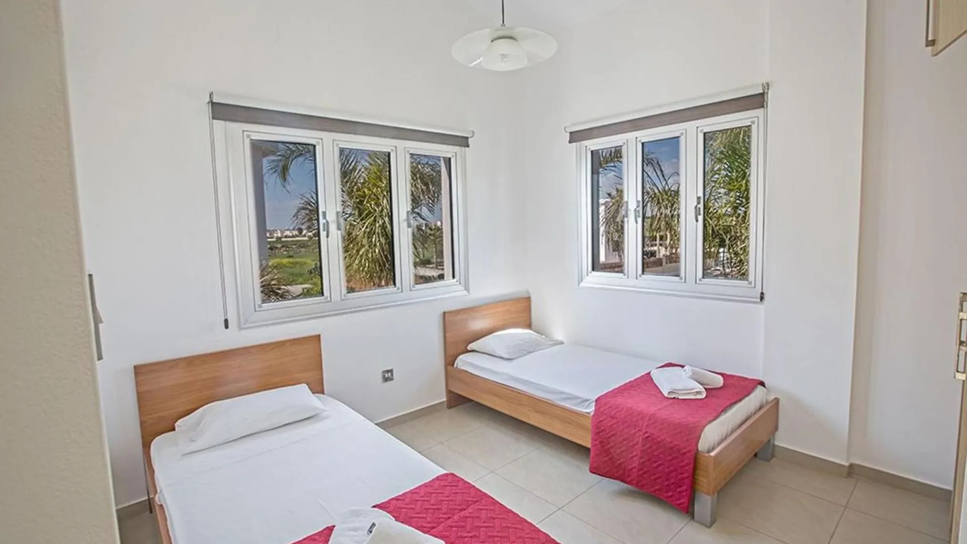 Villa Adaman - Stunning 3 Bedroom Seafront Villa With Pool - Close To The Beach Agia Napa Chipre