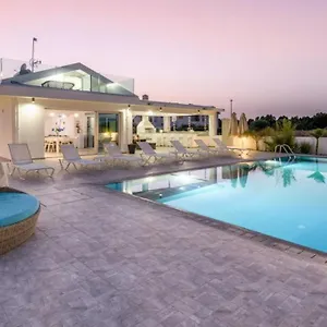  Villa Tzialli