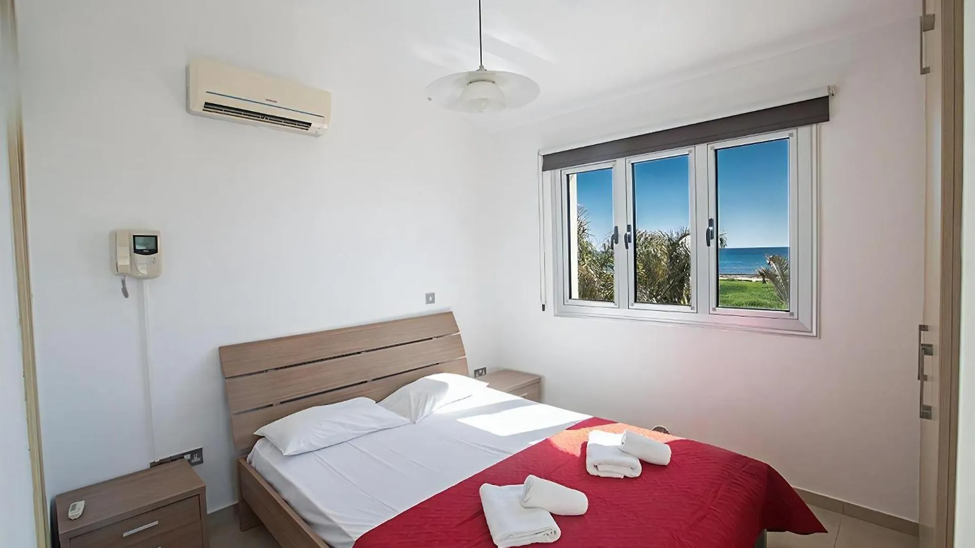 Villa Adaman - Stunning 3 Bedroom Seafront Villa With Pool - Close To The Beach Ayia Napa